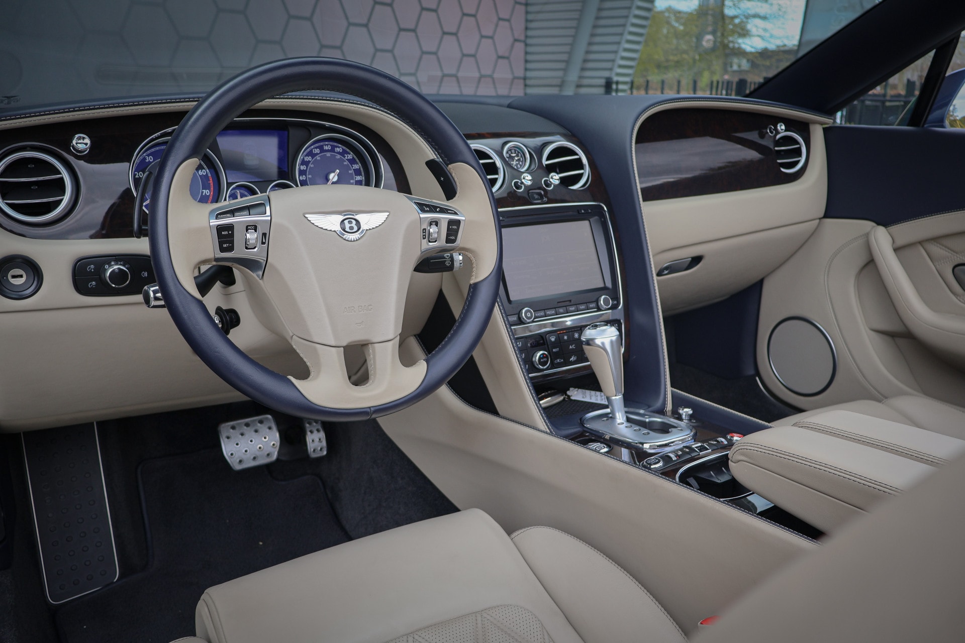 vehicle-image-4