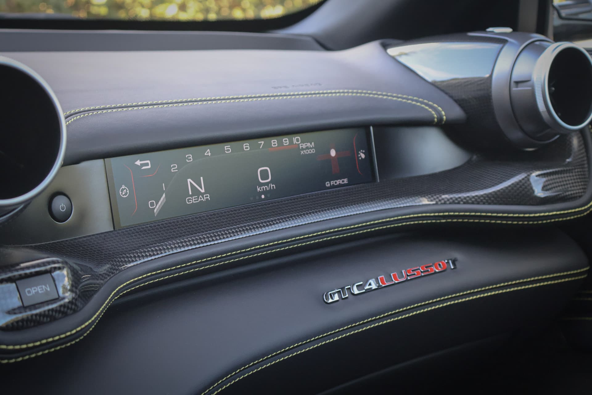 Ferrari-GTC4Lusso